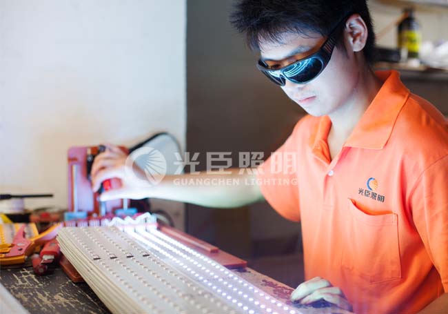 光臣照明SMT燈板測試區(qū)