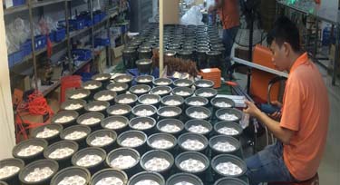 【山東】歐陽(yáng)先生身家過(guò)億 為何親自選購(gòu)LED投光燈?