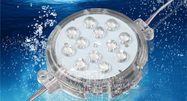 點光源問水底燈，我和線條燈一起掉水里你要先救誰?