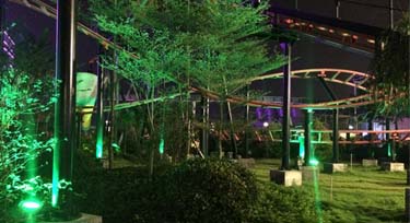 空中游樂(lè)場(chǎng)亮化 LED泛光燈一燈多用，效果恰到好處!