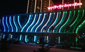 弧形輪廓怎么做？光臣照明全彩線條燈實(shí)景案例解析