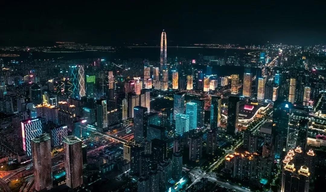 城市夜景亮化應(yīng)有合理的設(shè)計和規(guī)劃，完善功能性