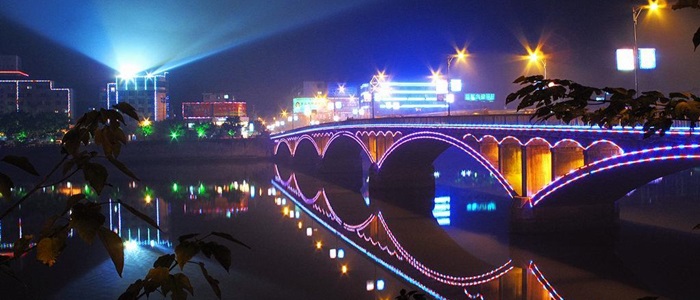 LED護欄管橋梁應用效果